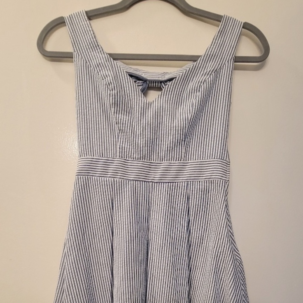 Delicate Seersucker Striped Sleeveless Dress with Bows